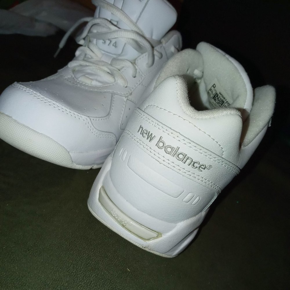 Women's New Balance sneakers